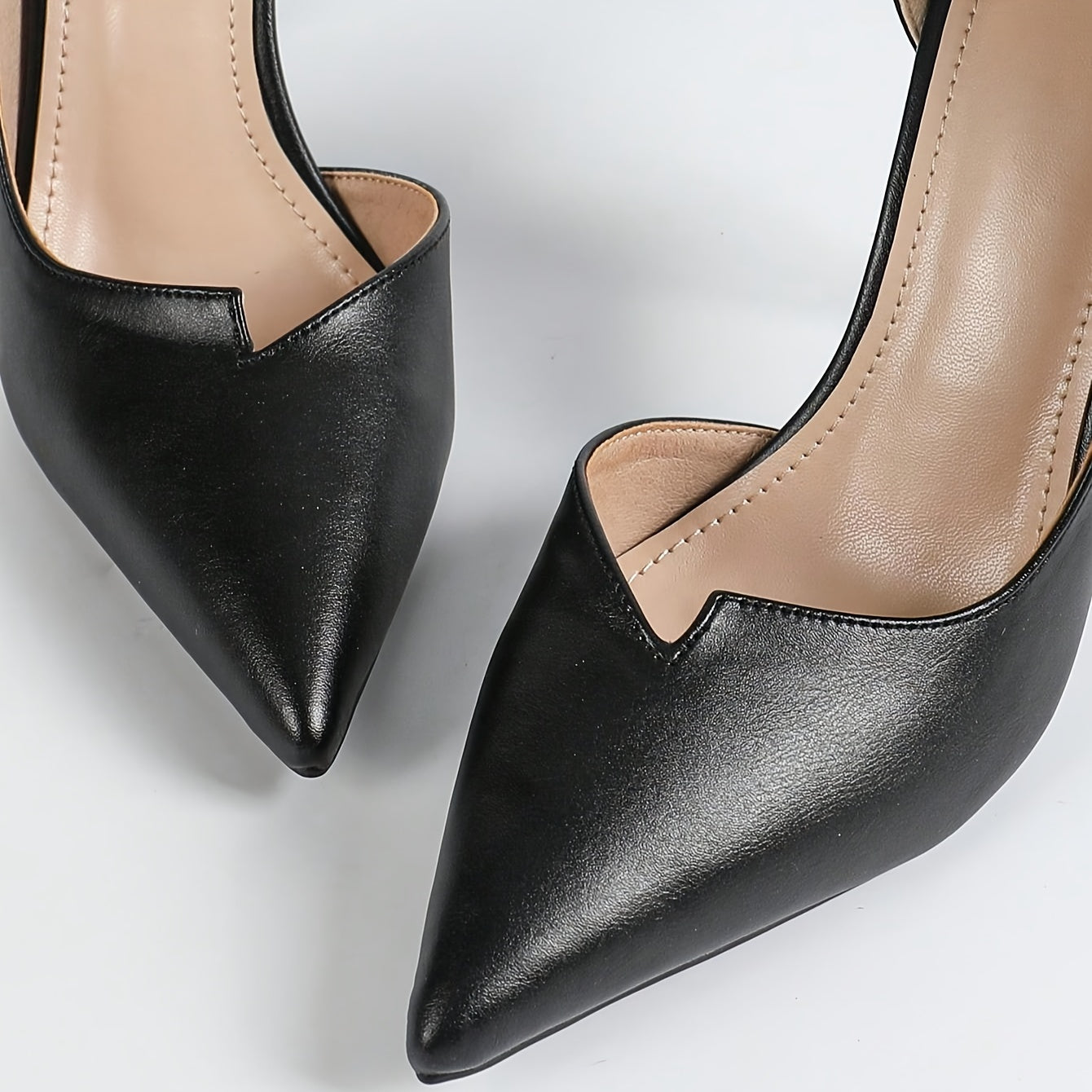 Aria – klassieke zwarte pumps met puntneus en 10 cm naaldhak - Afbeelding 4